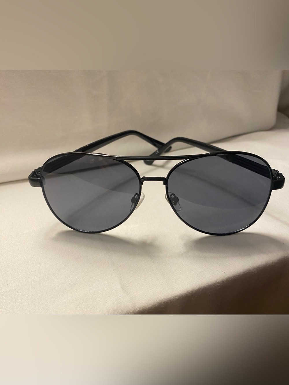 Men's Black Round Metal Sunglasses - Sleek Polarized Shades